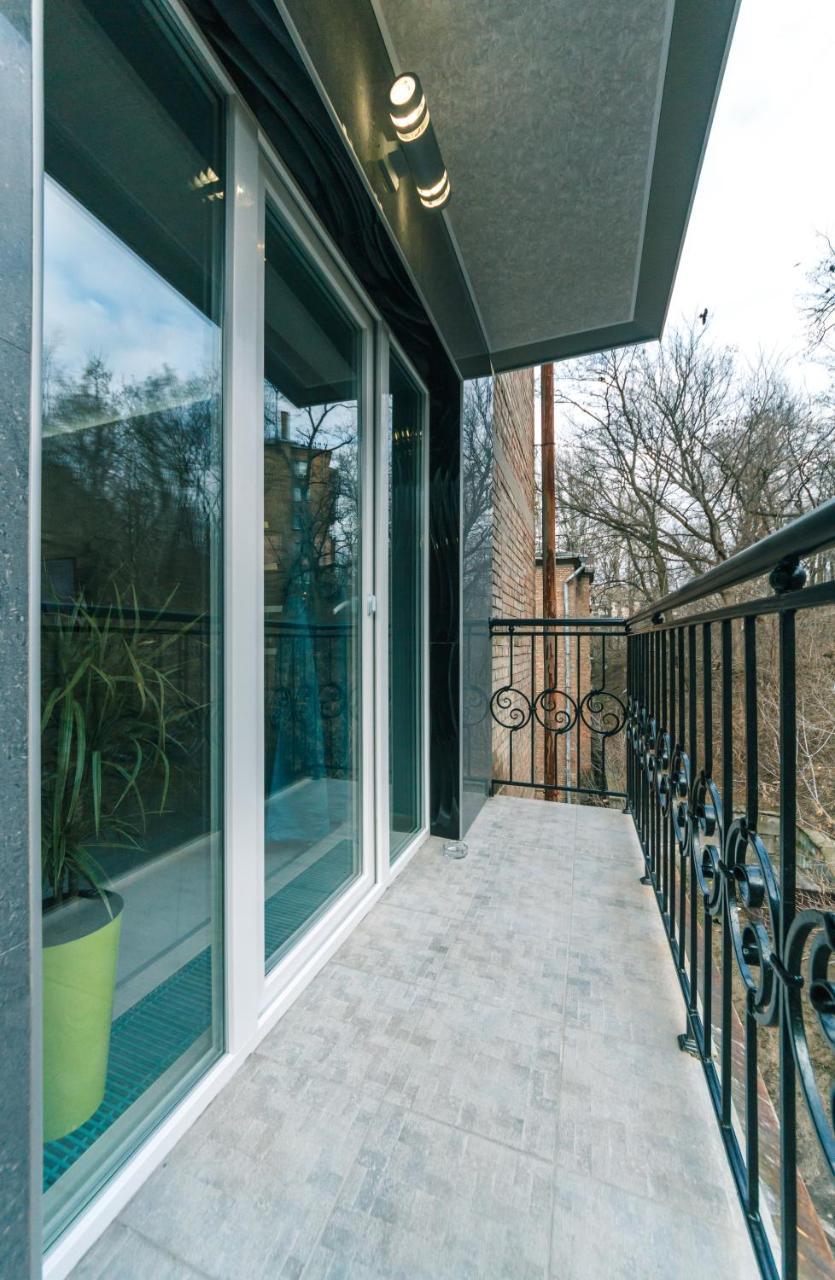 Апартаменты На Кловском Спуске В Центре Kyiv Exterior foto